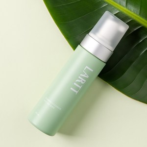 Limpiador facial espumoso con centella y control de grasa, fórmula suave, rejuvenece la piel, sin sulfatos, no comedogénico, lavado calmante y suavizante. - Product Image 1