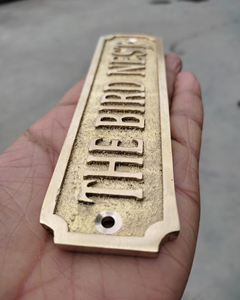 Plaque de porte en laiton personnalisée faite à la main, plaque de porte personnalisée, plaque de porte en laiton massif gravée sur mesure, style vintage - Product Image 2