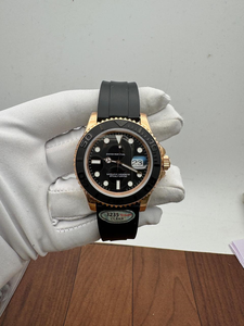 Montre de plongée de luxe 40 carats en or, cadran noir de haute qualité, lunette rotative en acier inoxydable, affichage de la date, mouvement ETA antique de haute qualité - Product Image 1