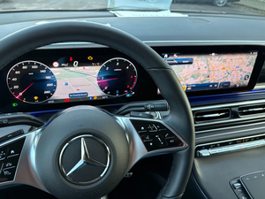 รถตู้เมอร์เซเดส-เบนซ์ V250D รุ่น Luxury Executive สำหรับขนส่งผู้โดยสารระดับพรีเมียม เครื่องยนต์ดีเซล เกียร์อัตโนมัติ ระยะฐานล้อยาว รถ MPV มือสอง - Product Image 5