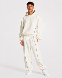Pantalon de jogging surdimensionné pour homme en molleton de coton de qualité supérieure, avec ligne contrastante personnalisée et poches arrière, coupe large - Product Image 4