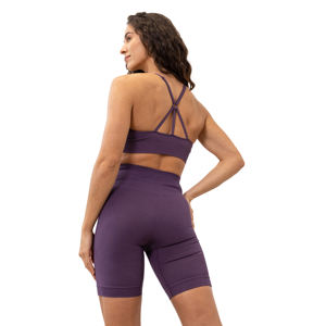 Sujetador deportivo para mujer, estilo activo, diseñado para entrenamiento en el gimnasio, yoga y actividades deportivas. - Product Image 2