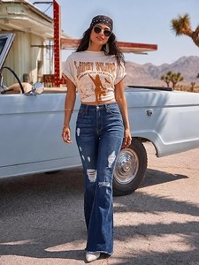 Jeans en denim déchiré pour femme - Coupe bootcut, taille mi-haute, longueur genou, style vintage pour un look décontracté et streetwear - Product Image 2