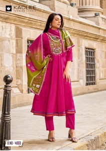 Mull chanderi Handwork & <b>Thread</b> Work Pakistani Style <b>Beads</b> and And Work Embroidered Kurta Set - Product Image 2