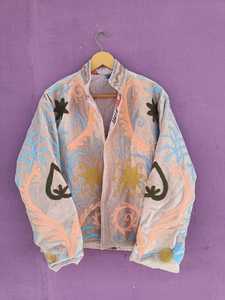 Veste en velours brodé Suzani pour femme, sensation luxueuse, style bohème classique, motif floral, manteau unique et audacieux - Product Image 2