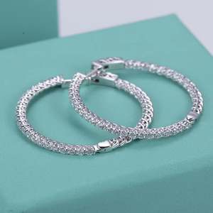 Pendientes Clásicos Chapados en Oro Blanco con Diamantes Cultivados en Laboratorio con Corte Brillante, Certificados por IGI, Joyería para Mujer para Bodas y Fiestas - Product Image 2