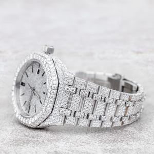 Reloj de Diamantes Exclusivo Más Vendido para Hombre con Diseño y Movimiento Automático de Lujo Disponible para la Venta - Product Image 4