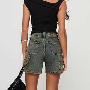Short en jean pour femme en coton de qualité supérieure, style streetwear élégant, avec passants de ceinture, design de ourlet moderne, short d'été pour tous les jours - Product Image 2