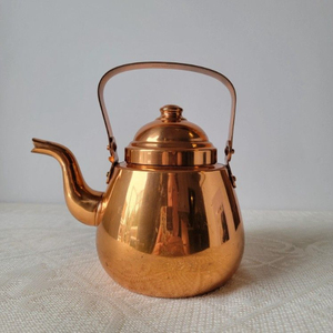 Bouilloire en cuivre de style mid-century avec poignée et couvercle, bienfaits ayurvédiques pour la santé, pour la cuisine à domicile, service de thé et de café sur table - Product Image 5