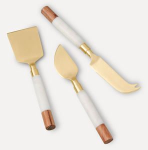 Ensemble de couteaux à fromage en acier inoxydable finition or avec manche en marbre et en bois, conçu pour des repas élégants et sophistiqués - Product Image 1