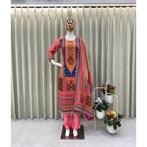 Hermosa parte superior e inferior de mujer con Dupatta para fiestas Conjunto elegante - Product Image 2