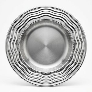 Plateau de service artisanal en acier inoxydable 304, 40 cm, finition satinée, bord miroir, pour banquet, plateau de buffet Vistaar à bord ondulé pour la décoration intérieure - Product Image 1