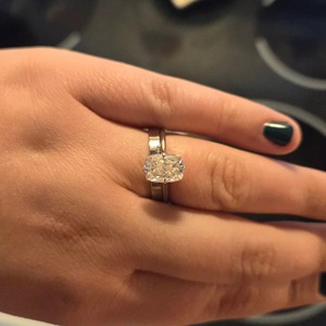 แหวนเพชรทรงคุชชั่น 1.80 กะรัต ทองคำขาว 14K ดีไซน์โมเดิร์นแบบเข็มทิศ แหวนเพชรเม็ดเดี่ยว ของขวัญสำหรับผู้หญิง เครื่องประดับ - Product Image 3
