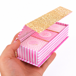 Coffret d'emballage de luxe pour chocolats faits main, écologiques et personnalisés, avec couvercle magnétique rigide, en carton spécialisé et pelliculage mat - Product Image 4