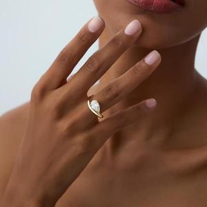 Anillo de compromiso Toi et Moi de oro amarillo con diamantes en forma de pera, elegante banda de aniversario, joyería nupcial moderna y minimalista, regalo. - Product Image 4