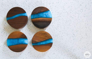 Posavasos de madera y resina epoxi de alta calidad, redondos y cuadrados, personalizables por Royal Natural Craft. - Product Image 5