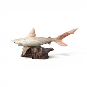 Statue de requin blanc en bois faite à la main, base de présentation rustique en bois flotté, décoration d'intérieur nautique, accent de vie marine - Product Image 4