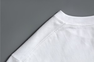 เสื้อยืดเจอร์ซีย์ผู้ชายแบบโอเวอร์ไซส์ ระบายอากาศได้ดี รับผลิตตามแบบ พร้อมสกรีนโลโก้ 100% ผ้าฝ้าย 240gsm เป็นมิตรกับสิ่งแวดล้อม คุณภาพสูง ขายส่ง - Product Image 3