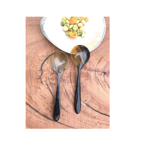 Collection d'ustensiles de table élégants en promotion pour les repas quotidiens, les fêtes, les mariages et les occasions spéciales, disponible à la vente - Product Image 1