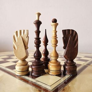 Ensemble de jeux de loisirs d'intérieur en bois de luxe - Design traditionnel, écologique, collection multi-pièces pour activités à domicile - Product Image 3