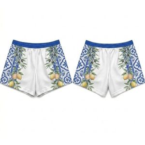 Shorts pour femmes à sublimation, motif bouquet de roses anglaises, anti-boulochage, haute élasticité, coupe douce et ajustée - Product Image 4