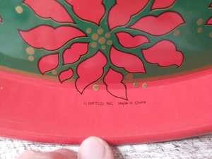 Round Christmas <b>Decorative</b> <b>Plate</b> With Red Poinsettia Pattern And Merry Christmas Text Green Background Party Dishes - Product Image 2