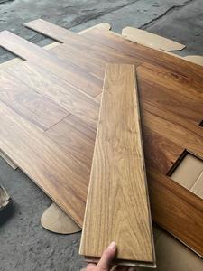 Suelo de Madera Sintética de 5.1-6.9 Pulgadas de Ancho, Sistema de Clic, Prefabricado, Resistente al Agua, Estilo Tradicional para Interiores - Product Image 2