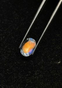 Pierre de lune arc-en-ciel taille ovale. Pierre de lune arc-en-ciel naturelle feu d'orange. - Product Image 2