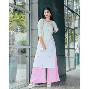 Traje de Rayón Blanco Transpirable Bordado a Mano con Tela Crepé Talla XS para Mujer - Product Image 3