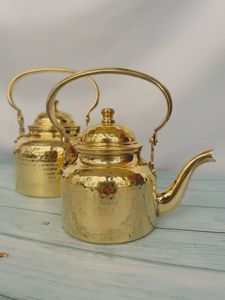 Bouilloire moderne finition or, théière minimaliste, ustensile de cuisine décoratif, accessoire d'accueil haut de gamme, bouilloire artisanale, théière - Product Image 6