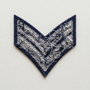 Badge brodé de luxe bleu marine à motif étoilé, forme bouclier, taille personnalisable - Product Image 5