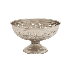 Elegante cuenco de latón hecho a mano con precisión ideal para restaurante de hotel o presentación de cena fina - Product Image 2