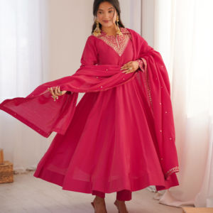 Robe Anarkali pour femme en georgette à sequins, avec pantalon et dupatta, par Wedding Designer - Product Image 3