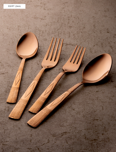 Juego de cubiertos de lujo brillantes de estilo europeo, diseñado para la elegancia de la cena real, exhibición en banquetes de élite y entretenimiento de diseño. - Product Image 4