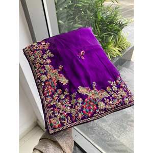 Sari Zimmy Chu fait main pour les fêtes, imprimé floral avec broderie, sequins et bordure ajourée - Product Image 4