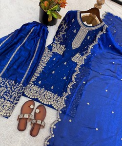 Conjunto de Diseñador Fendi: Top de Seda con Bordado y Lentejuelas, Pantalón Palazzo y Dupatta, Ropa Festiva, Precio al por Mayor, Prenda Étnica Azul - Product Image 3