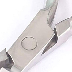 Vente en gros d'outils de manucure en acier inoxydable : Coupe-ongles à lame courbée, Ciseaux pour peaux mortes, Pince à cuticules - Product Image 5