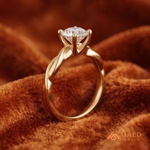 Anillo de Compromiso de Moissanita con Forma Redonda, Chapado en Oro de 18K, Banda Trenzada con Acentos de Pavé, Conjunto Nupcial Clásico, Joyería de Recuerdo - Product Image 4