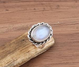 แหวนเงินแท้ 925 ประดับพลอยเทอร์ควอยซ์ธรรมชาติ ฝังแบบ Bezel งานแฮนด์เมด สไตล์คลาสสิก สำหรับคนเกิดเดือนมิถุนายน - Product Image 4