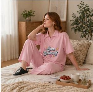 Ensemble de plage pour femmes, vêtements d'été confortables et doux, ensemble coordonné de luxe à séchage rapide à manches courtes - Product Image 3