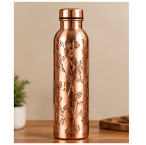 Botella de Agua Minimalista de Cobre con Acabado Cromado y Textura Martillada, Botella de Viaje Portátil Minimalista - Product Image 6