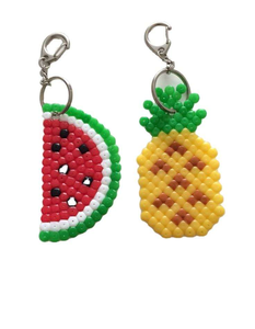 Elegante llavero de cristal con bordado de cuentas de semillas y diseño de zumo, hecho a mano, de última moda y máxima calidad - Product Image 5