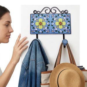 Epic Bravo Crochets et rails muraux multifonctionnels en fonte rustique de précision, design carreaux de céramique bleus et perles décoratives - Product Image 2