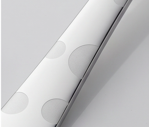 Ensemble de cuillères argentées modernes avec poignées à pois, compatibles lave-vaisselle, design minimaliste pour un usage quotidien et des occasions spéciales - Product Image 4