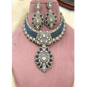 Ensemble collier et boucles d'oreilles de luxe en perles plaquées or de qualité supérieure, avec moissanite, pour mariage, bijoux pour femmes - Product Image 2