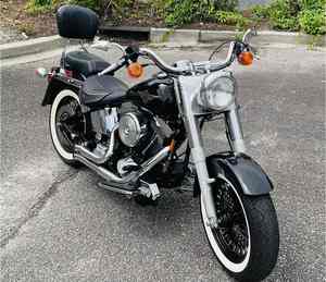 Motocyclette Harley-Davidson S Series Fat Boy Cruiser d'occasion de 1999 à vendre, look vintage personnalisé, couple puissant, origine américaine emblématique - Product Image 2