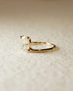 IGI Lab Grown Vintage 14k or jaune fait à la main ensemble de tension mariage/bague de fiançailles unisexe taille ovale diamant parfait anniversaire - Product Image 3