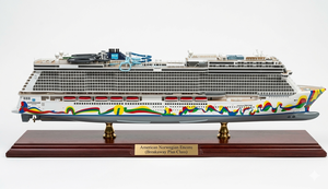 Modèle de bateau de croisière Norwegian Encore (Breakaway Plus Class) sur mesure - Norwegian Cruise Line - 76,2L x 2,54L x 2,54H cm - Product Image 1