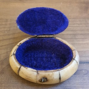 Handcrafted Eco-Friendly Round Decorative Bone <b>Box</b> Vintage Style Jewelry Trinket or <b>Keepsake</b> Storage Case for Home Decor - Product Image 3