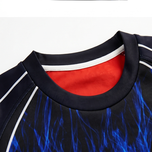 Maillot de football noir à sublimation intégrale motif flamme bleue |   Sans col |   Manches courtes |   Unisexe |   Logo personnalisé |   Usine OEM en gros - Product Image 4